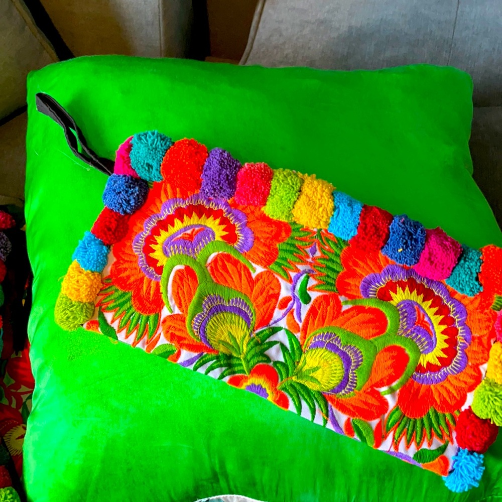 Beautiful wristlet/Mexican Boho